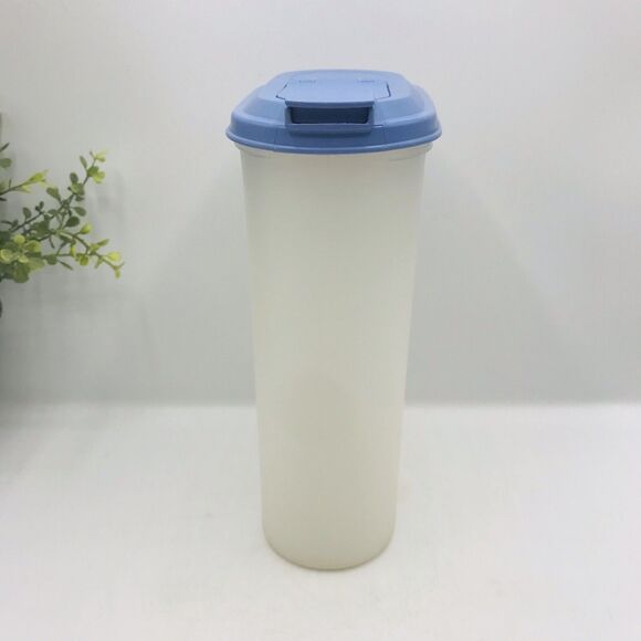 Tupperware #2009 Slim Line 2 Qt Sheer Pitcher with Blue Flip Top Lid Vintage - Picture 3 of 7